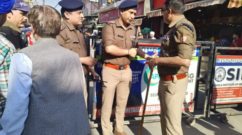 SSP DEHRADUN द्वारा झंडा मेला क्षेत्र का भ्रमण कर सुरक्षा व्यवस्था का लिया जायजा