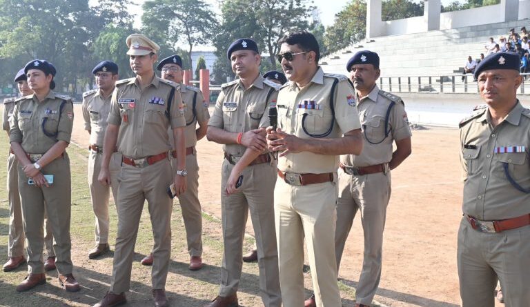 पुलिस लाइन देहरादून में किया गया परेड का आयोजन।