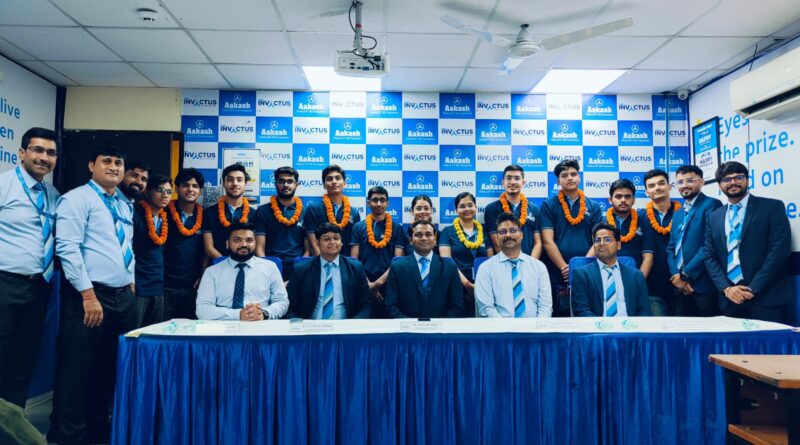 आकांश एजुकेशनल सर्विसेज लिमिटेड, देहरादून के यश महावर ने जेईई मेन्स 2025 (सेशन 2) में ऑल इंडिया रैंक 1633 हासिल की; 9 अन्य छात्र बने टॉप स्कोरर