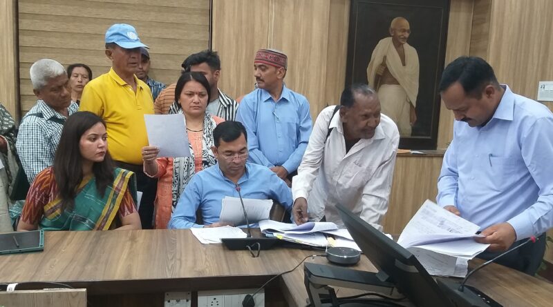 जन समस्याओं को गंभीरता से विभागीय अधिकारी ,जनता दरबार में 119 शिकायत दर्ज, अधिकांश का मौके पर समाधान