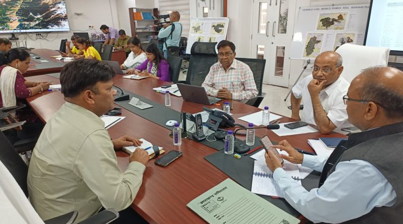 अधिकारियों ने एसईओसी से की रेस्क्यू ऑपरेशन की निगरानी..