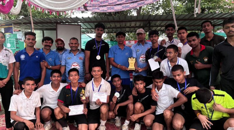 देहरादून फुटबाल एकेडमी ( डी एफ ए ) और खेलो मास्टर्स गेम्स फाउंडेशन और उत्तराखंड के द्वारा आयोजित उत्तराखंड राज्य आंदोलनकारीयों शहीदों की स्मृति मे फुटबाल चैंपियनशिप का आयोजन की गयी