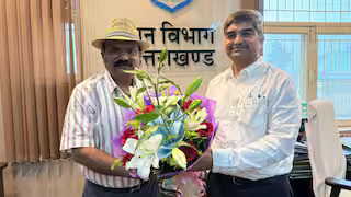 अपने चाहतों को कुर्सी पर बैठाने के लिए ईमानदार अधिकारियों को ‌VRS लेने पर मजबूर कर रही  सरकार