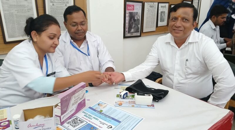 उत्तराखंड सूचना विभाग के द्वारा पत्रकार और उनके परिजन का नि:शुल्क स्वास्थ्य शिविर आयोजित किया गया