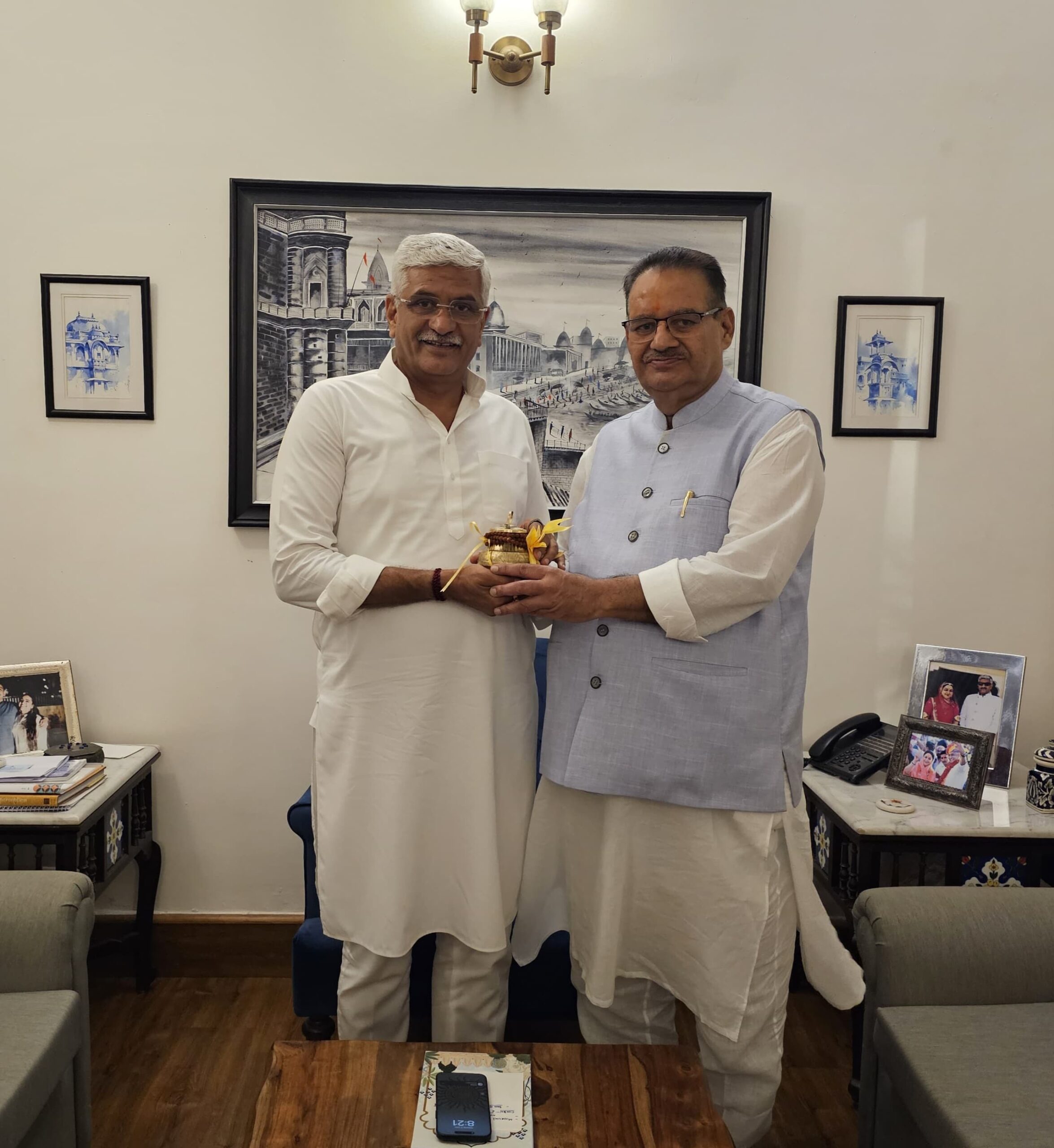 केंद्रीय पर्यटन एवं संस्कृति मंत्री गजेंद्र सिंह शेखावत से शिष्टाचार मुलाकात कृषि मंत्री गणेश जोशी ने किया।