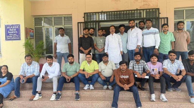 आयुर्वेदिक विश्वविद्यालय में छात्रों का उग्र प्रदर्शन जारी, प्रशासन की चुप्पी से बढ़ा आक्रोश