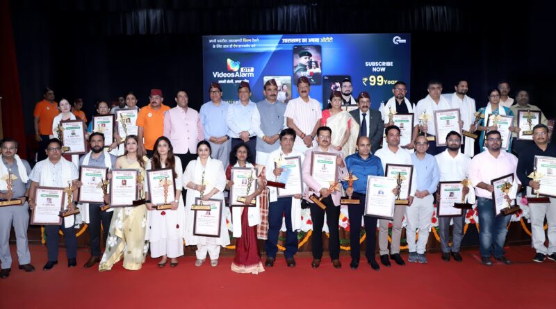 विचार एक नई सोच सामाजिक संगठन व उत्तराखंड श्रमजीवी पत्रकार यूनियन के संयुक्त तत्वावधान में राजधानी देहरादून में “स्वास्थ्य संवाद एवं चिकित्सा सेवा सम्मान समारोह–2025” का भव्य आयोजन किया गया।