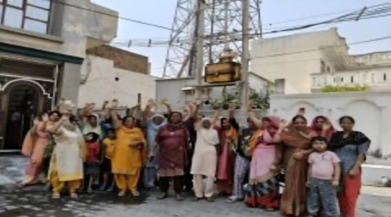 मुख्यमंत्री के निर्देशन में फ्रंटफुट पर जिला प्रशासन,  दर्जनों मोबाईल टावर सील, एक बाद एक बड़े एक्शन