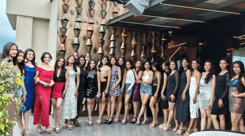 मिस डांसिंग क्वीन सब टाइटल के लिए प्रतिभागियों का शानदार प्रदर्शन