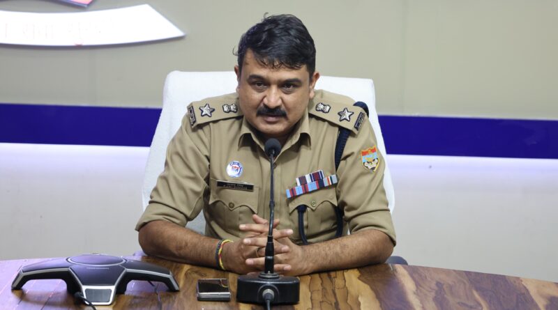 एसएसपी देहरादून द्वारा प्रतियोेगी परिक्षाओं की तैयारी कराने वाले कोचिंग इन्स्टीट्यूट के संचालकों के साथ की बैठक