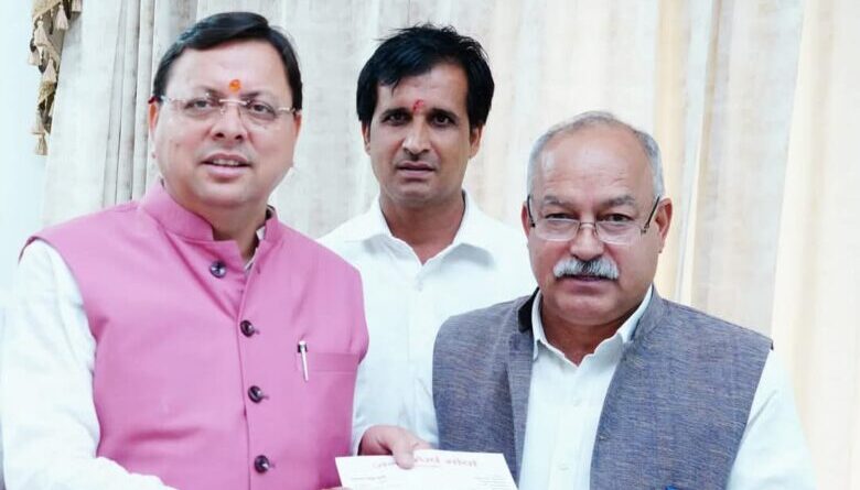 मुख्यमंत्री के समक्ष उपनलकर्मियों के नियमितीकरण मामले को मोर्चा ने रखा