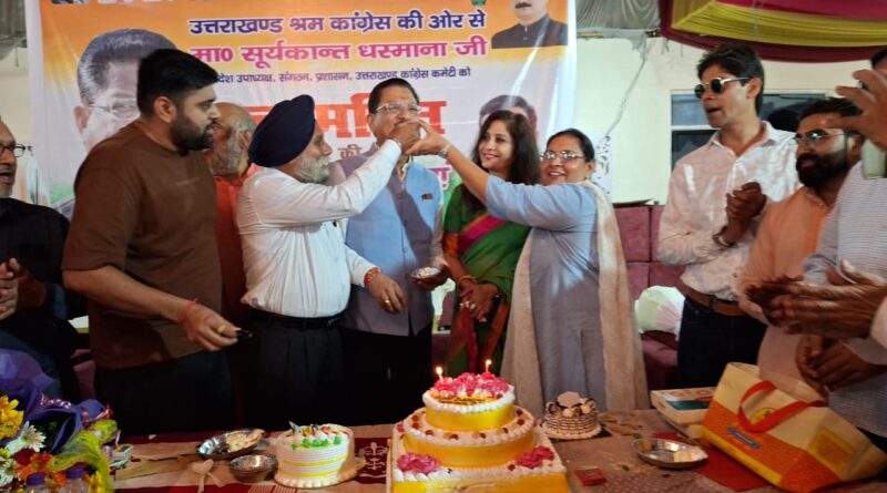 प्रदेश कांग्रेस उपाध्यक्ष सूर्यकांत धस्माना के जन्मदिन में लगे स्वास्थ्य शिविर में सैकड़ों लोगों की हुई स्वास्थ्य जांच