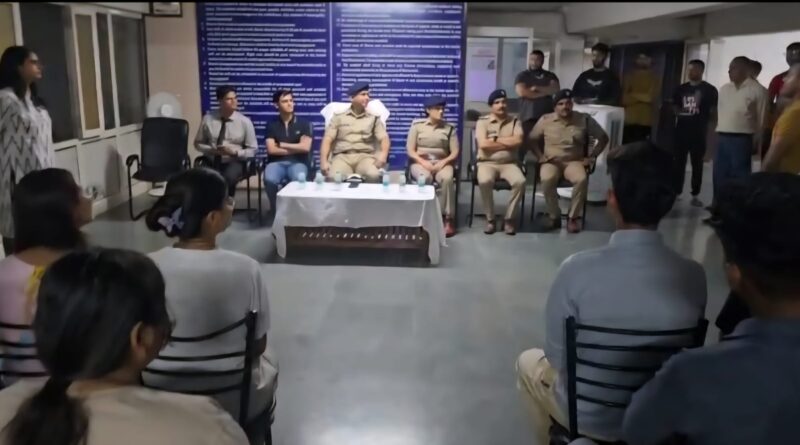 एसएसपी DEHRADUN के निर्देशों पर प्रेमनगर स्थित हॉस्टल/पीजी में देर रात एस०पी० सिटी के नेतृत्व में पुलिस ने की आकस्मिक चेकिंग