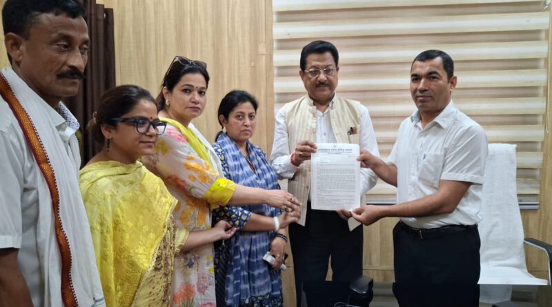 प्रधानमंत्री को जिलाधिकारी देहरादून के माध्यम से कांग्रेस ने भेजा आपदा राहत पैकेज के लिए ज्ञापन बीस हजार करोड़ के पैकेज की मांग