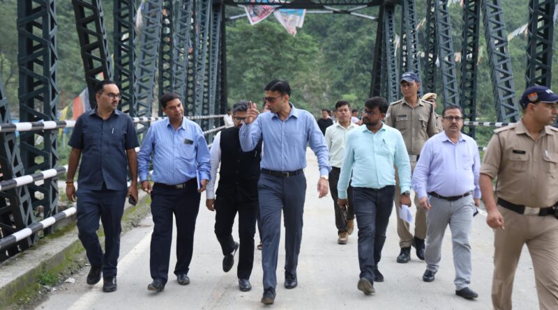 जनमानस की सुरक्षा सर्वाेपरि; मा0 सीएम के निर्देशानुसार डीएम, एसएसपी ने मसूरी सड़क व वैली ब्रिज के सेफ्टी ऑडिट के उपरांत ही संचालित कराया देहरादून मसूरी आवागमन