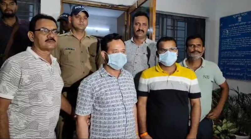 उत्तराखण्ड अधीनस्थ सेवा चयन आयोग की परीक्षा में परीक्षा में पास करवाने का प्रलोभन देने वाले गिरोह का उत्तराखण्ड पुलिस ने किया भण्डाफोड