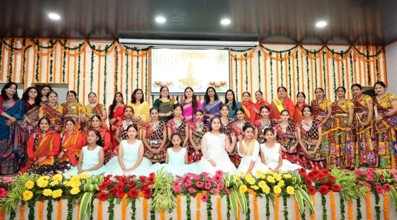 उत्तराखंड पुलिस परिवार के उत्साहवर्धन हेतु पुलिस लाइन देहरादून में हर्ष उल्लास से मनाया गया दीपावली व करवाचौथ का पर्व