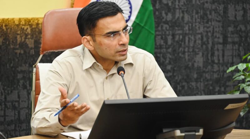 देवभूमि में रजत जयंती उत्सव की तैयारियों को लेकर डीएम ने की अहम बैठक, व्यवस्थाओं को चाक चौबंद करने के दिए निर्देश।