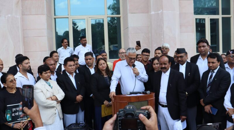 नशा मुक्ति के विरुद्ध जिला विधिक सेवा प्राधिकरण व बार एसोसिएशन के तत्वाधान में भव्य रैली आयोजित