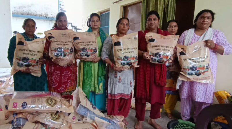 राष्ट्रीय ग्रामीण आजीविका मिशन के अंतर्गत राजधानी DEHRADUN में समूह की महिलाओं ने तैयार की दिवाली के लिए एलइडी लाइट