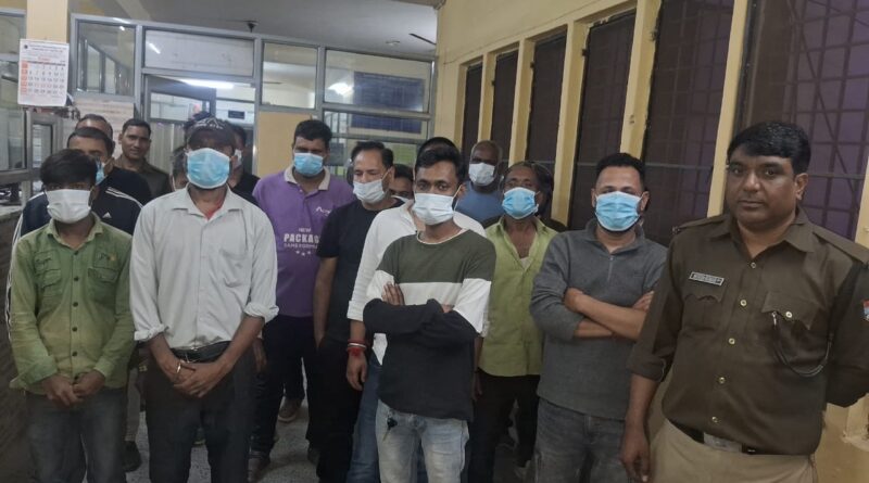 शराबियों की बारात लेकर फिर थाने पहुँची DEHRADUN पुलिस की बस सेवा..