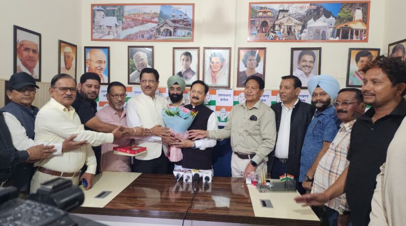 कांग्रेस मुख्यालय में प्रदेश कांग्रेस अध्यक्ष करण माहरा ने पार्टी के वरिष्ठ नेताओं के साथ विस्तार से चर्चा व समीक्षा की।