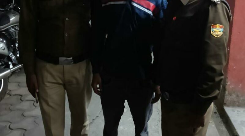 पटेलनगर क्षेत्र में चेन स्नेचिंग की घटना को अंजाम देने वाले अभियुक्त को पुलिस ने किया गिरफ्तार