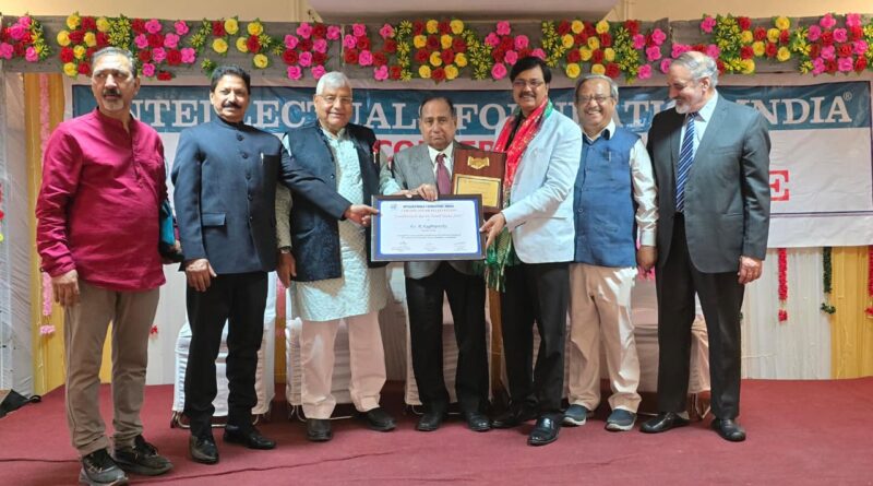 केन्द्रीय विद्यालय संगठन के शिक्षक को बहुमुखी योगदान के लिए ‘उत्तराखंड रत्न सम्मान’ से नवाजा गया