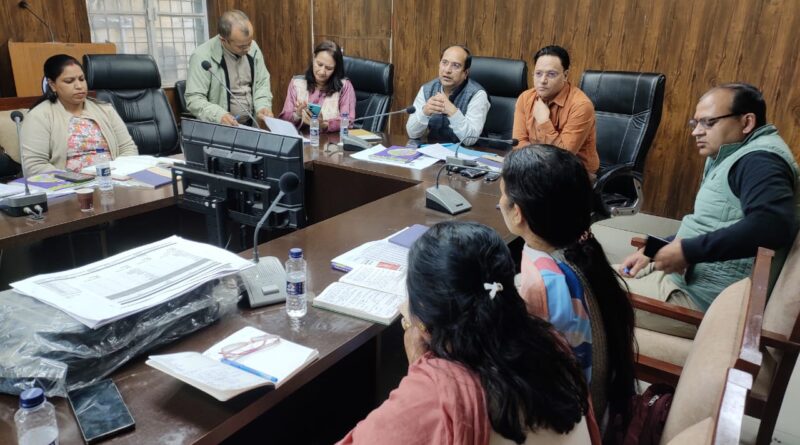 कोल्ड चेन हैंडलरकोल्ड चेन हैंडलर का कोल्ड चेन एवं वैक्सीन मैनेजमेंट से संबंधित Refresher training कार्यालय मुख्य चिकित्सा अधिकारी, देहरादून के सभागार में आयोजित की गई।