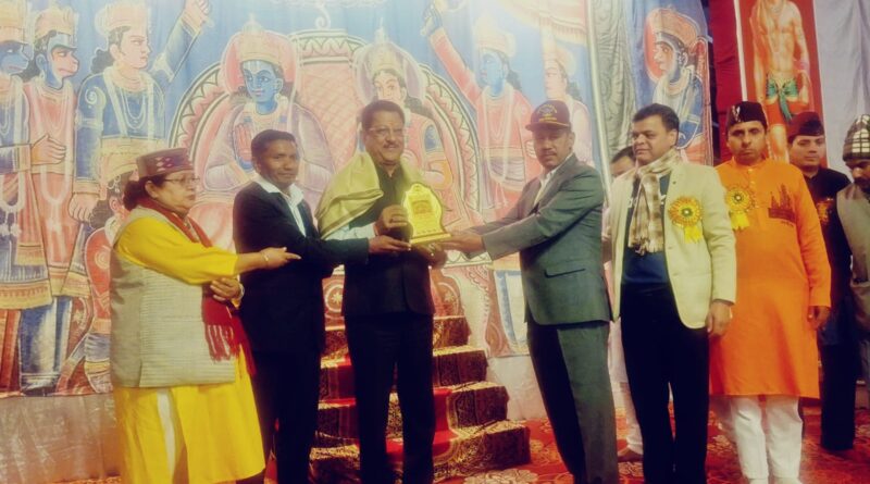 बद्री केदार रामलीला समिति झाझरा ने किया सूर्यकांत धस्माना को सम्मानित