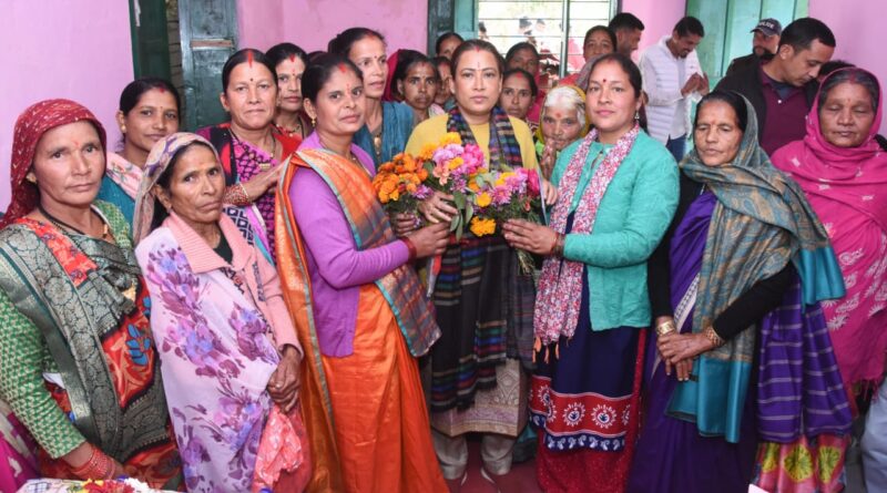 विकास कार्यों में प्रदेश सरकार पीछे नहीं रहेगी : रेखा आर्या