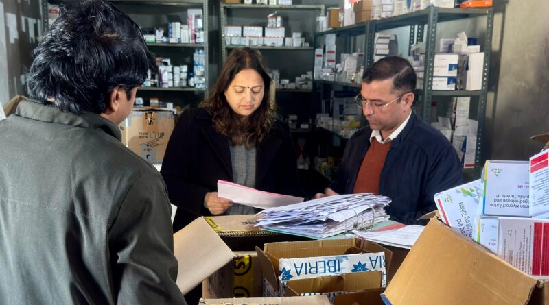 Safe Drugs–Safe Life अभियान के तहत ड्रग विभाग व जिला विधिक सेवा प्राधिकरण का संयुक्त औचक निरीक्षण