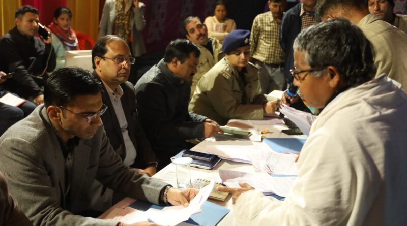 जनता के बीच पहुंचे डीएम,ऋषिकेश में जन समस्याओं का ऑन द स्पॉट समाधान