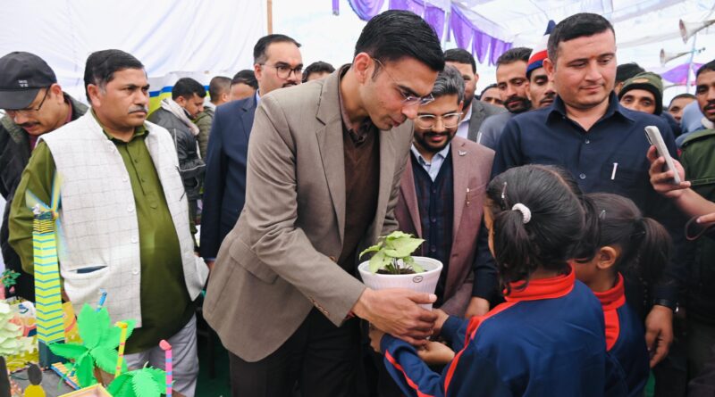 जन-जन की सरकार, जन-जन के द्वार: क्वांसी से ‘प्रशासन गांव की ओर’ अभियान का शुभारंभ