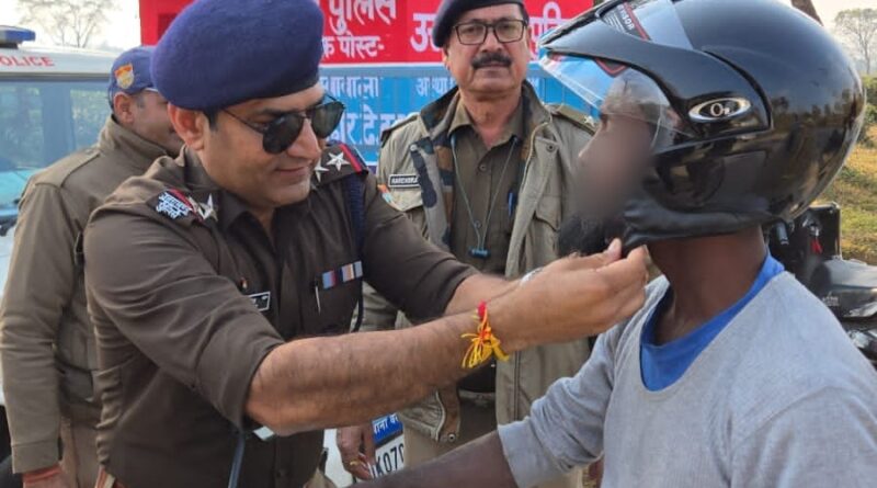 हेलमेट क्यों है जरूरी? दून पुलिस ने चलाया जागरूकता अभियान