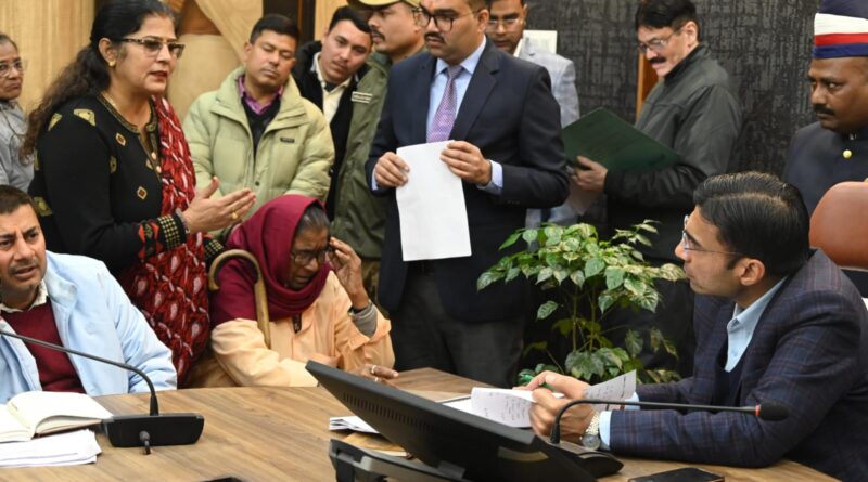 विश्वास, संवेदना और समाधान का मंच बना डीएम जनदर्शन