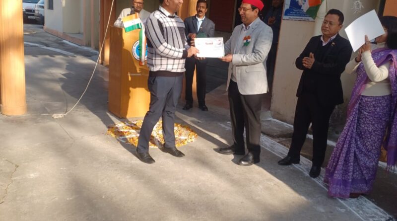 CMO कार्यालय देहरादून में गरिमापूर्ण ढंग से मनाया गया 77वां गणतंत्र दिवस