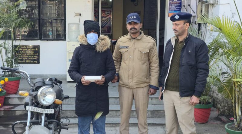 नेहरू कॉलोनी पुलिस ने चोरी की दो घटनाओं का किया सफल खुलासा