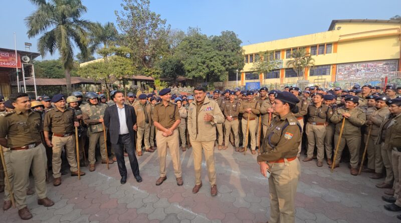 धरना-प्रदर्शन ड्यूटी में तैनात पुलिस बल को एसएसपी देहरादून ने किया ब्रीफ, संयमित व्यवहार की सराहना