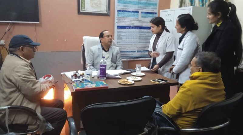 सीएचसी रायपुर के चिकित्सालय भवन का निर्माण समय पर पूरा करने के निर्देश: सीएमओ