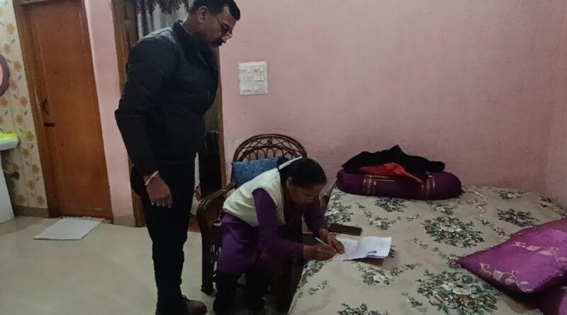 सीएम हेल्पलाइन बनी बुज़ुर्गों का सहारा, वृद्धावस्था पेंशन पर जिला प्रशासन का त्वरित एक्शन