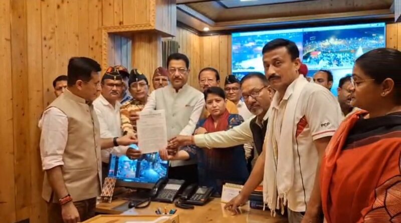 देहरादून में कानून व्यवस्था पर कांग्रेस का हल्ला, डीजीपी से मिलकर दी आंदोलन की चेतावनी