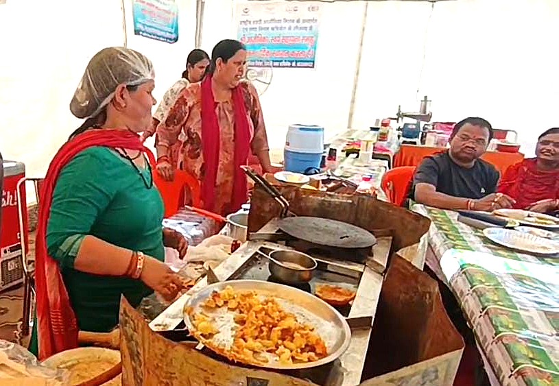 ऋषिकेश ट्रांजिट कैंप में पहाड़ी स्वाद का जलवा, यात्रियों को मिल रहा यादगार अनुभव