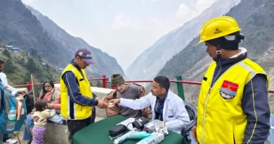 श्री केदारनाथ यात्रा मार्ग पर SDRF का स्वास्थ्य जांच एवं जागरूकता अभियान