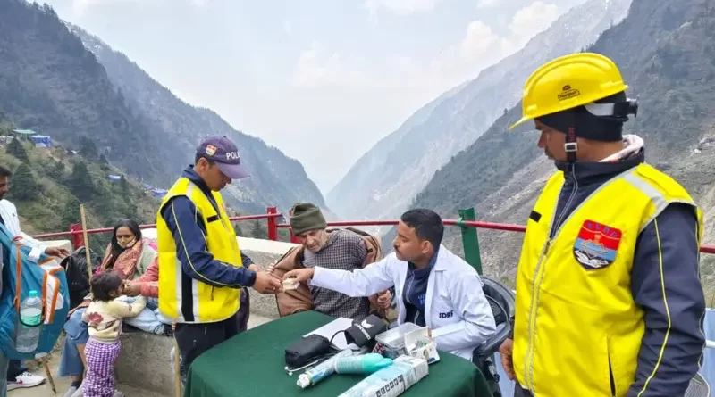 श्री केदारनाथ यात्रा मार्ग पर SDRF का स्वास्थ्य जांच एवं जागरूकता अभियान