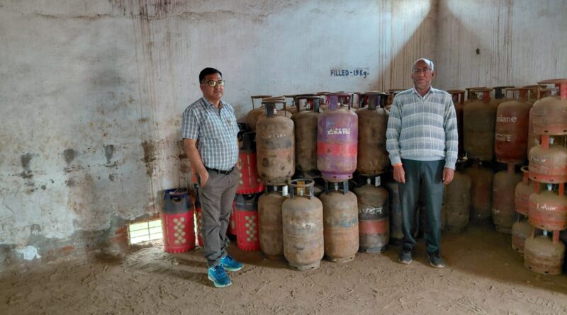 गैस वितरण में गड़बड़ी पर बड़ी कार्रवाई: हीरा गैस सर्विस के 14 हजार कनेक्शन ट्रांसफर