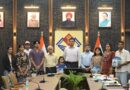डीएम सविन बंसल की संवेदनशील पहल — दिवंगत कार्मिक की बेटी को ₹25 हजार सहायता