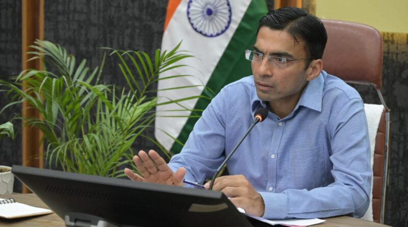 भूमिगत बिजली परियोजनाओं पर डीएम सख्त,पहले पुराने कार्य पूरे किए जाएं, उसके बाद ही नए प्रोजेक्ट्स को मंजूरी