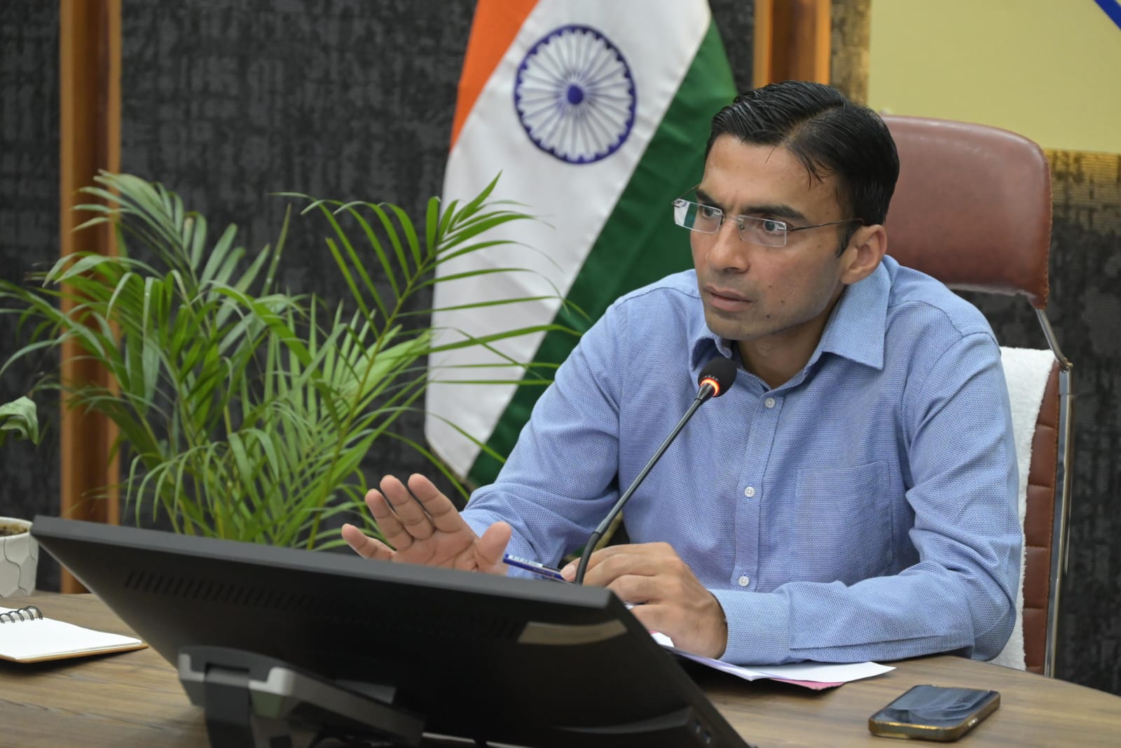 भूमिगत बिजली परियोजनाओं पर डीएम सख्त,पहले पुराने कार्य पूरे किए जाएं, उसके बाद ही नए प्रोजेक्ट्स को मंजूरी