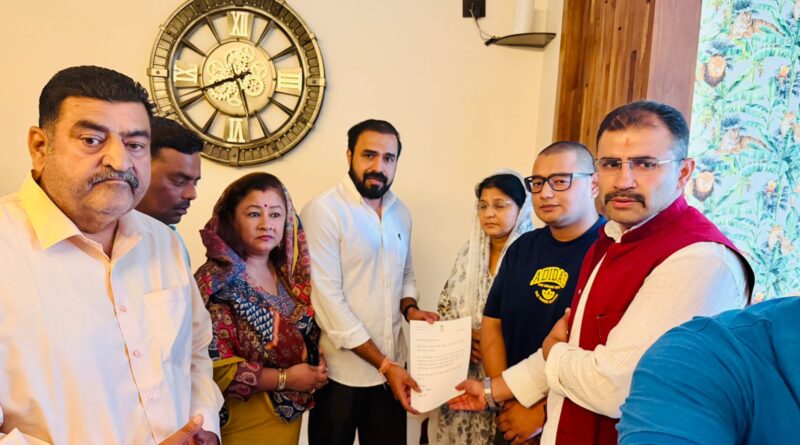 राहुल गांधी ने डाटकाली सिद्धपीठ के महंत रमन प्रसाद गोस्वामी के निधन पर जताया शोक